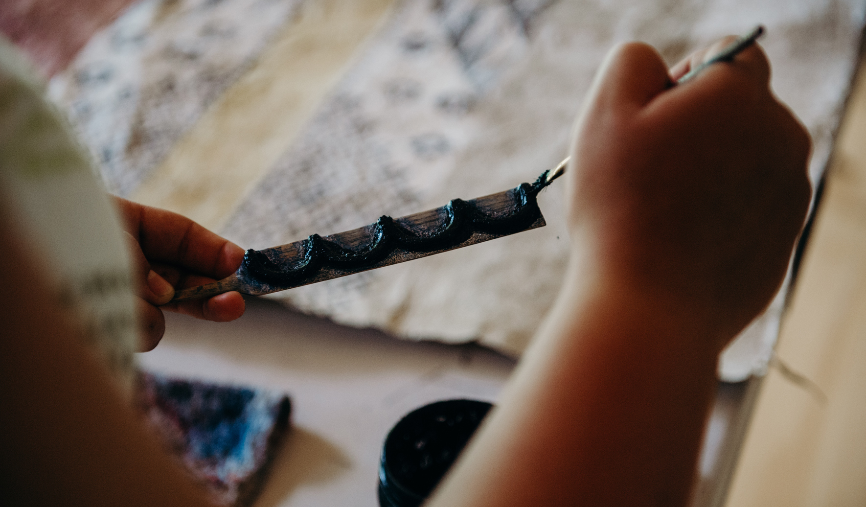 Maui artisan working Maui artisan working