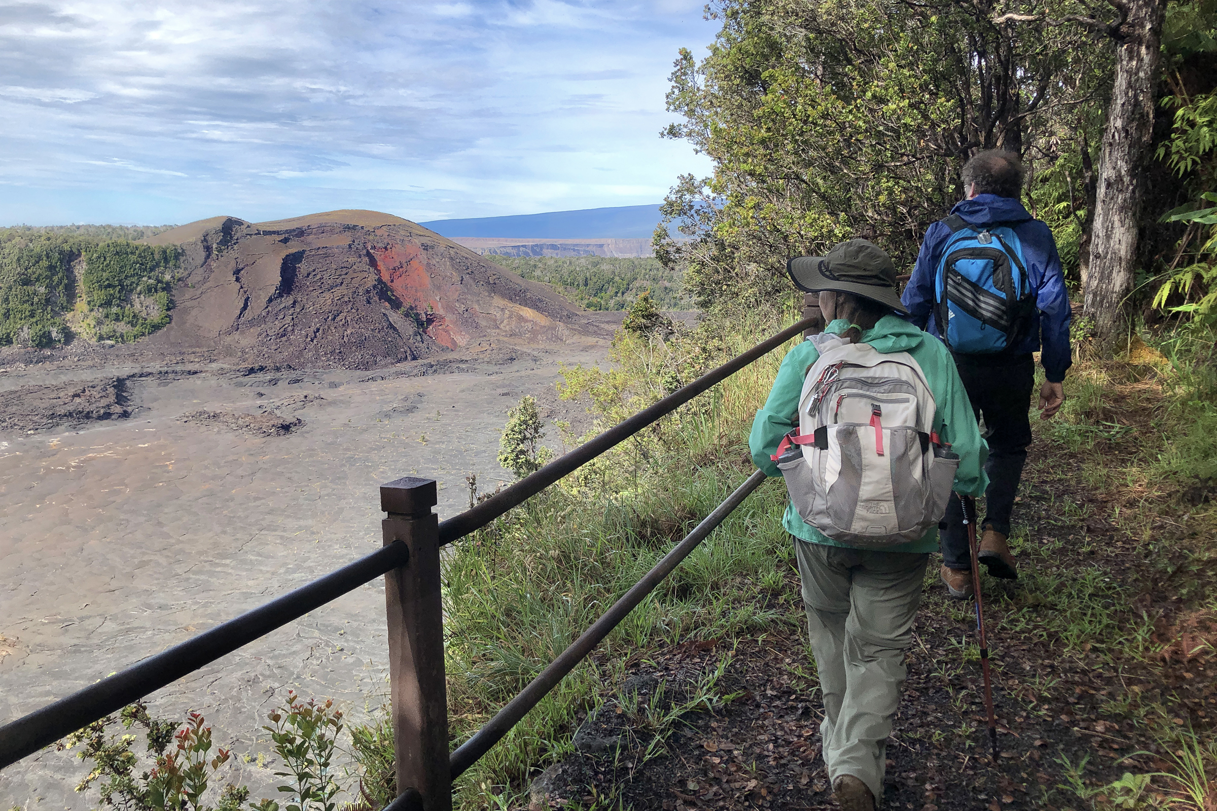Best hikes hotsell volcanoes national park