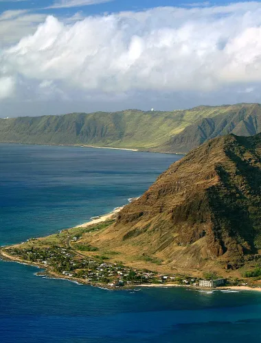 Aerial view of mountains and ocean of the Leeward Coast on O’ahu in Hawaii