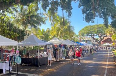 Kokua Kailua stretches from Kailua Pier through Historic Kailua Village to Hualalai Road