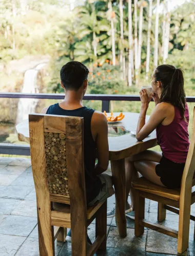 Couple enjoying breakfast in Hilo on the island of Hawaiʻi