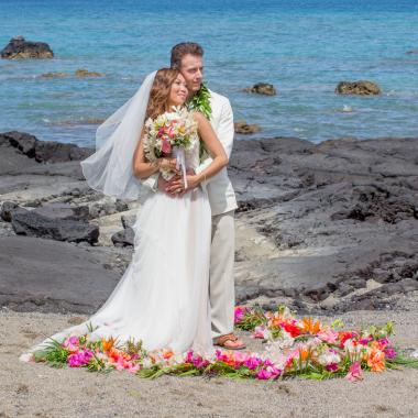 Romantic Wedding - Enjoy romantic weddings at secluded beaches on thew Big Island