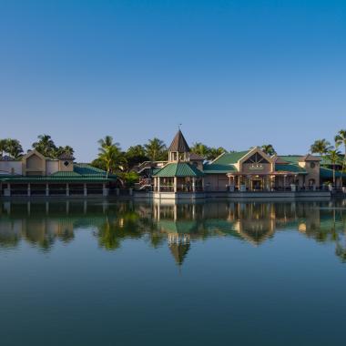 Kings' Shops on Kings Lake