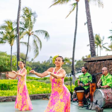 Quintessential Hawaiian Luau