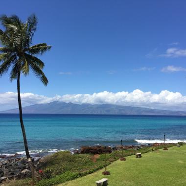 Panoramic Views of 2 islands from our lanai...Aah, the beauty of Maui. Relax & Enjoy!