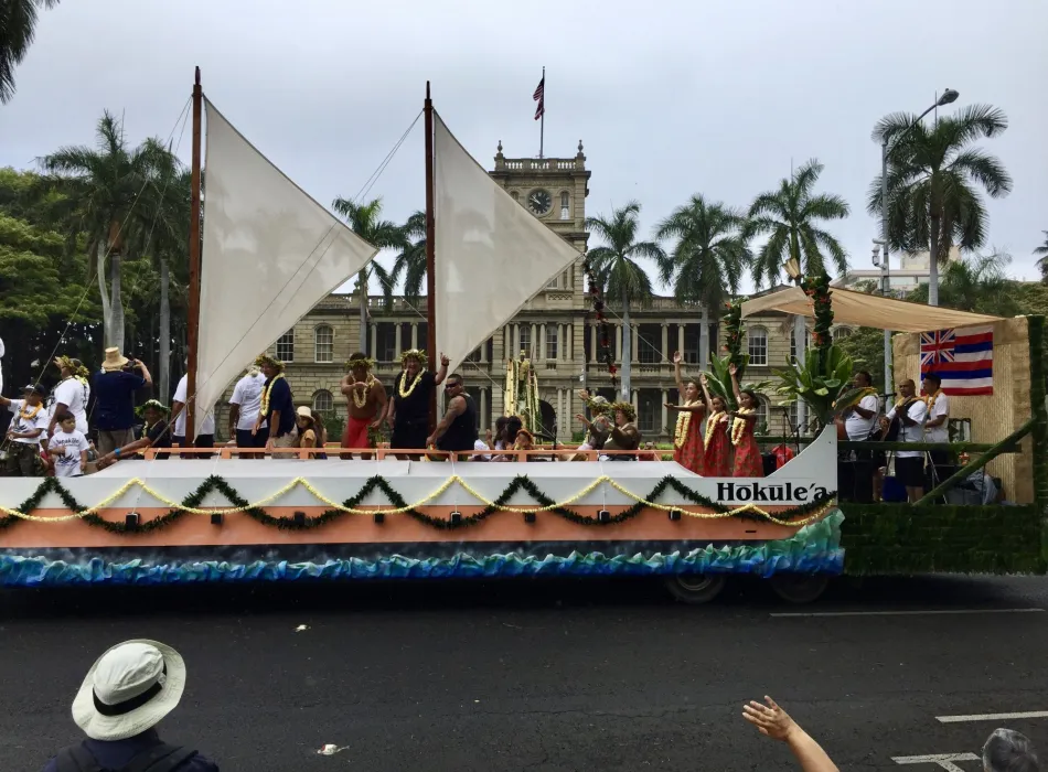 Hokuleʻa Float