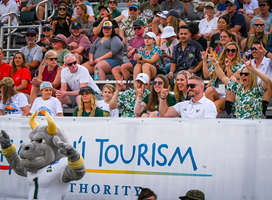 Fans at the 2024 Hawaiʻi Bowl