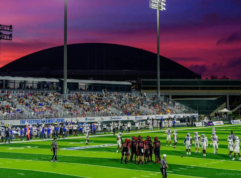 Sunset at the 2022 EasyPost Hawaiʻi Bowl.