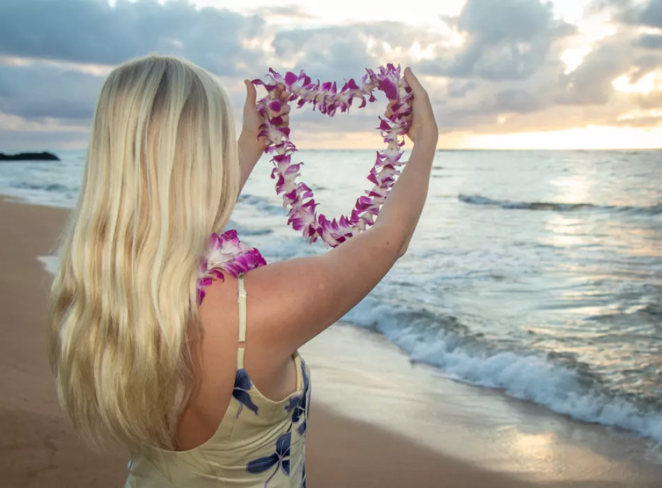 Kauai Lei Greeting | Go Hawaii