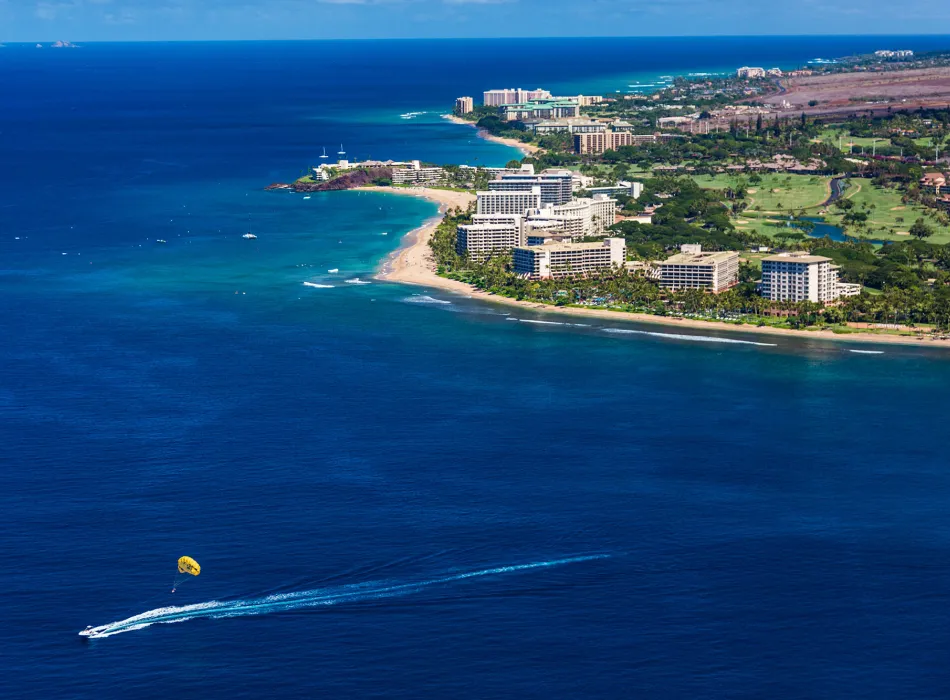 Parasailing off the coast of Maui in Hawaiʻi