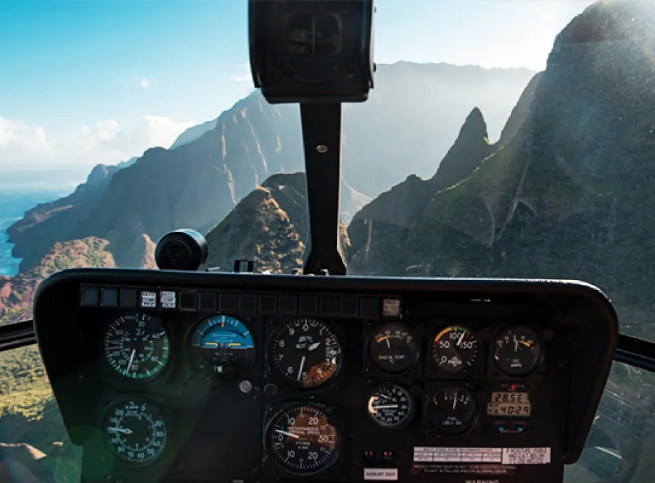 Helicopter tour over the Nāpali Coast of Kauaʻi on Hawaiʻi
