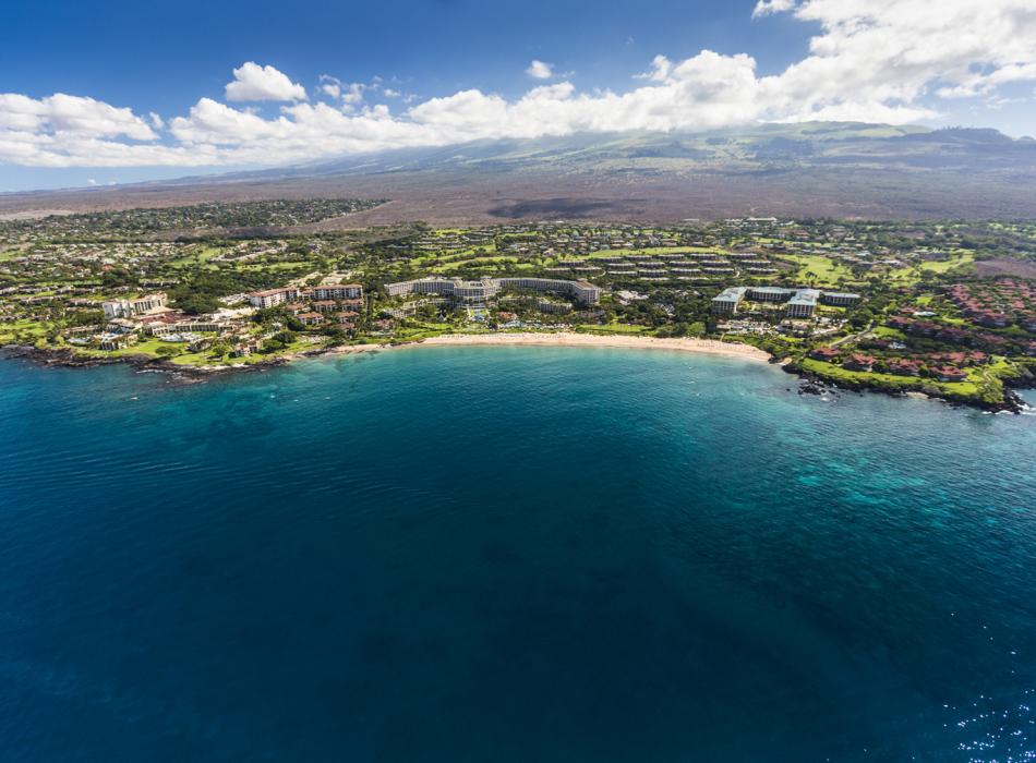 https://www.gohawaii.com/sites/default/files/styles/narrow_carousel_large/public/content-carousel-images/Maui%20Air%20Activities.jpg?itok=4ArudI01