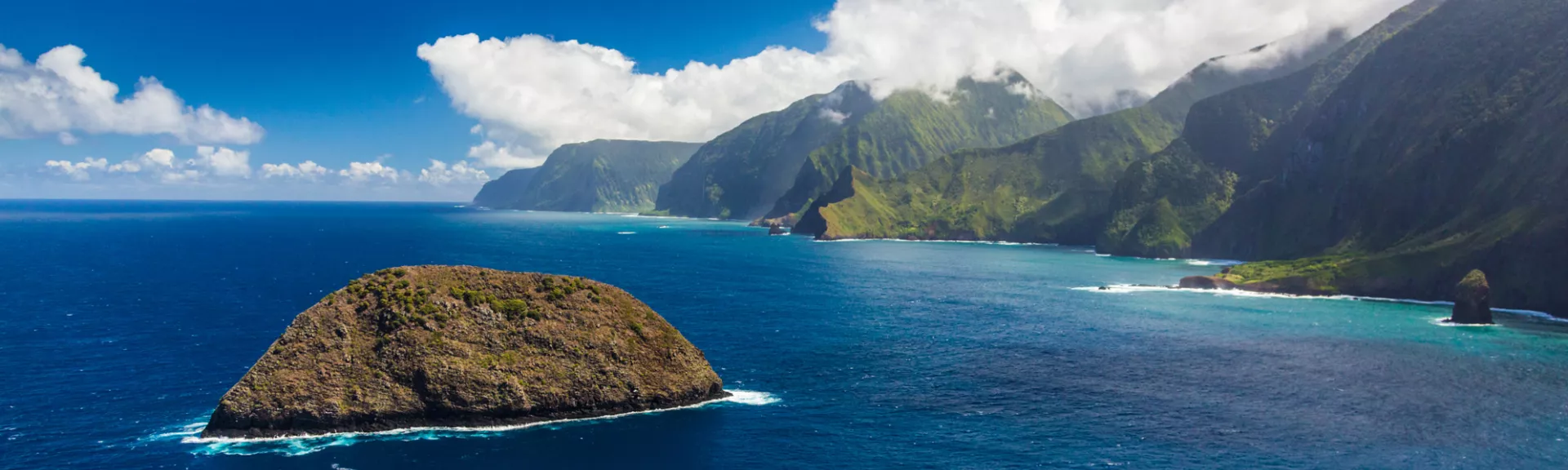 Scenic coastline in Hawaii 