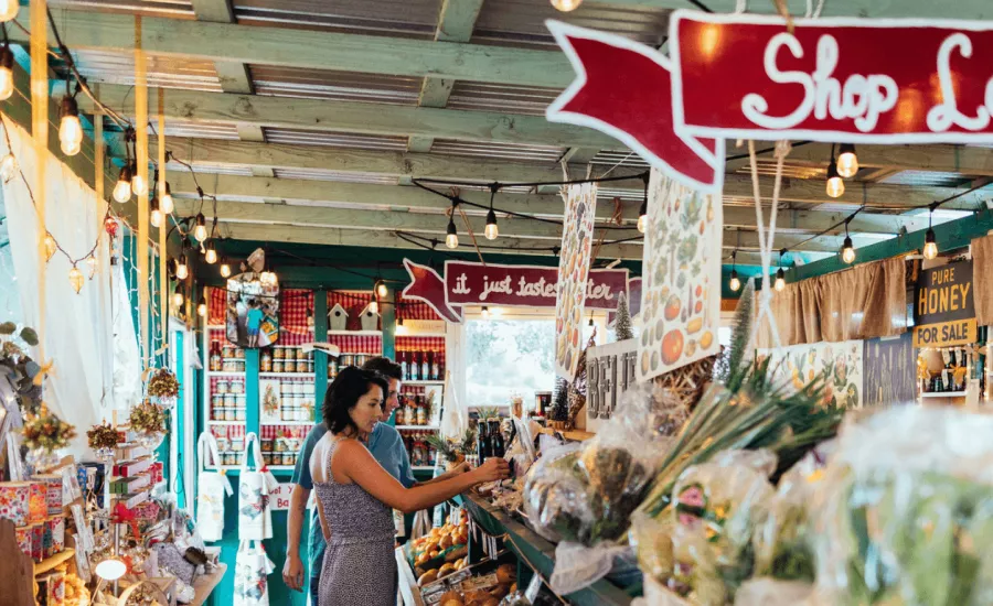 Couple buying fresh produce