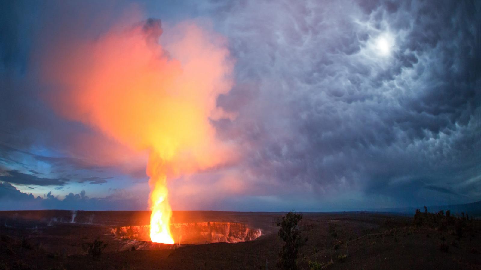 Halemaumau Crater
